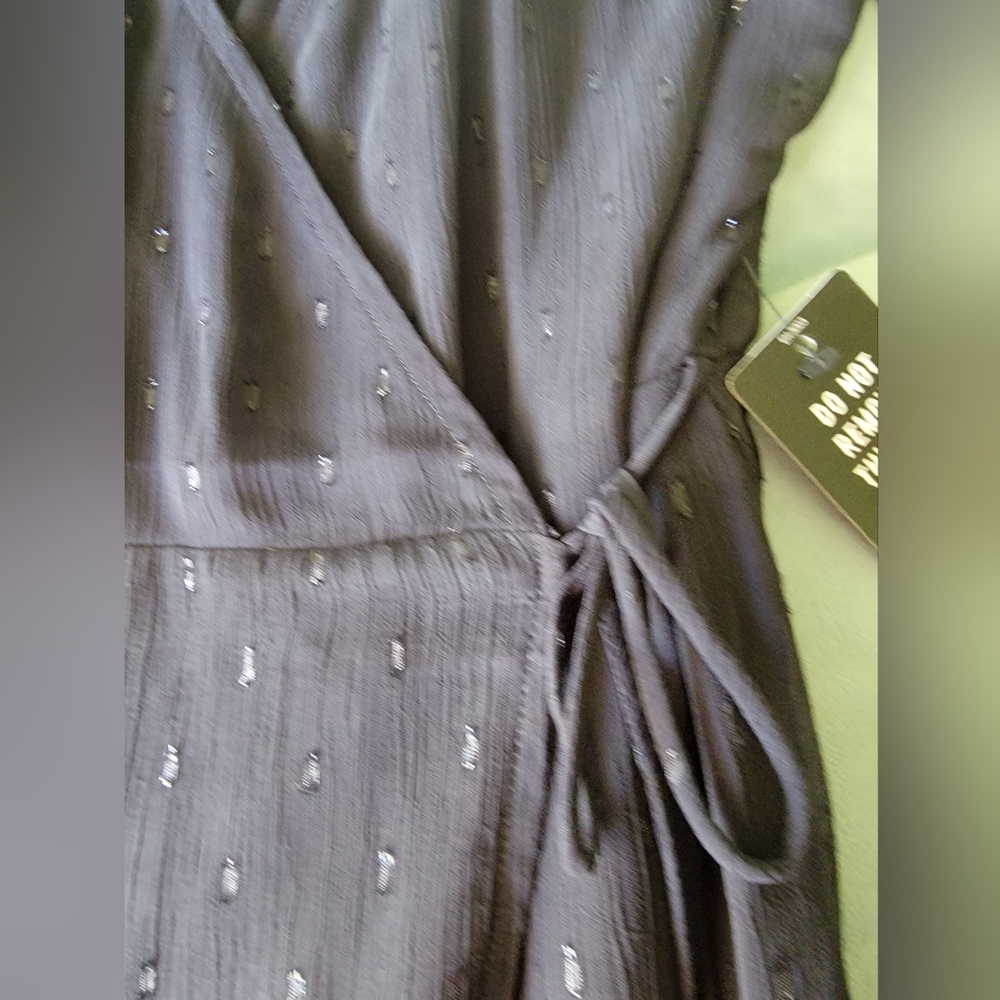 NWT EXPRESS Petite V-neck Wrap Black Dress, S - Picture 3 of 9